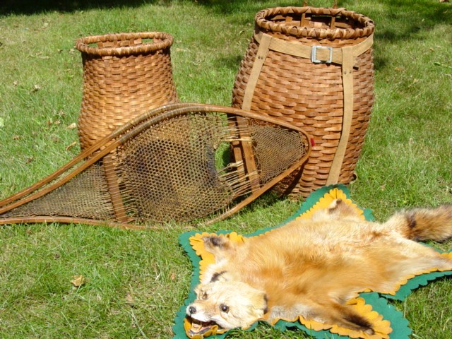 Miniature FISHING CREEL Maine Indian basket - older